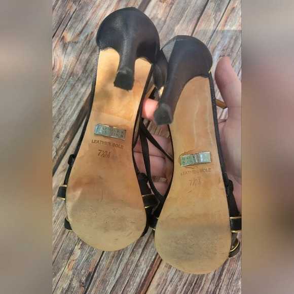 Badgley Mischka Shoes Black Gold Satin Sandal Womens Strappy High Heels Size 7.5 - Picture 4 of 11